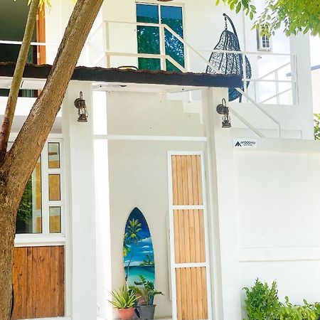 Moodhu Surf House Hotell Himmafushi Exteriör bild