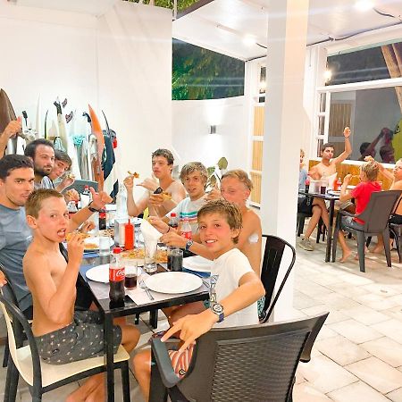 Moodhu Surf House Hotell Himmafushi Exteriör bild