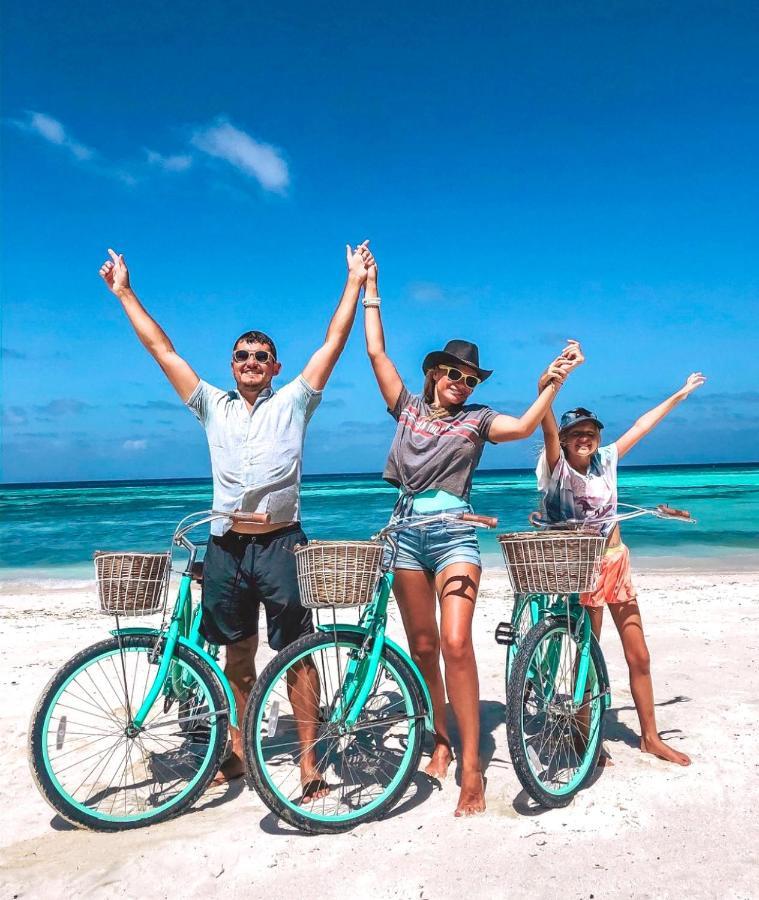 Moodhu Surf House Hotell Himmafushi Exteriör bild