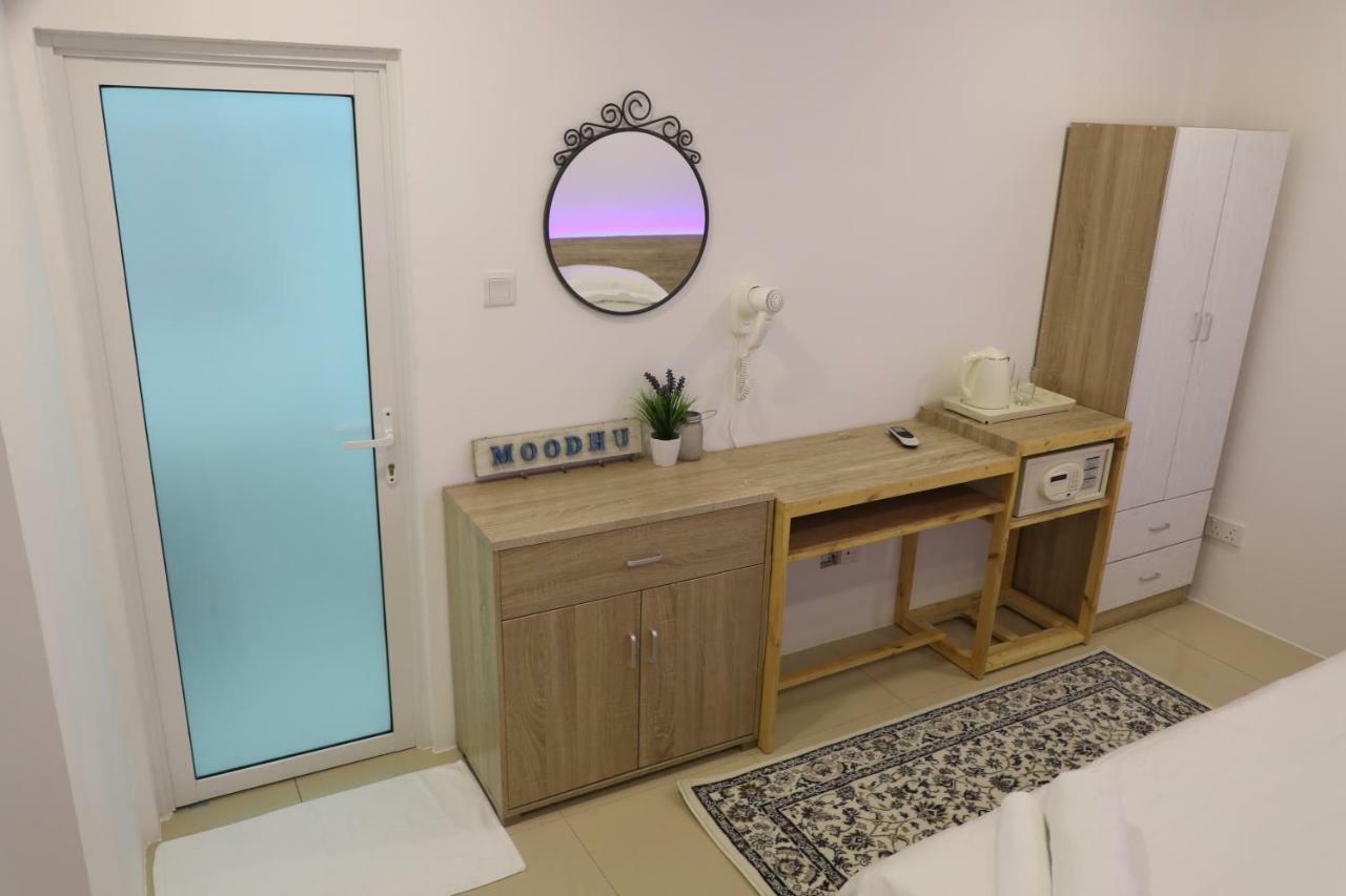 Moodhu Surf House Hotell Himmafushi Exteriör bild